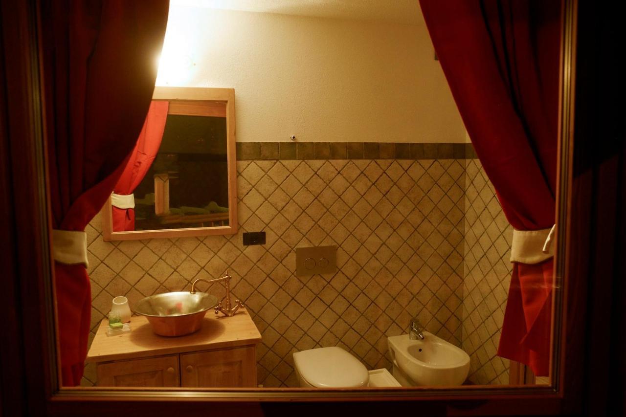 Le Nid De L'Aigle Hotel Champoluc Bagian luar foto