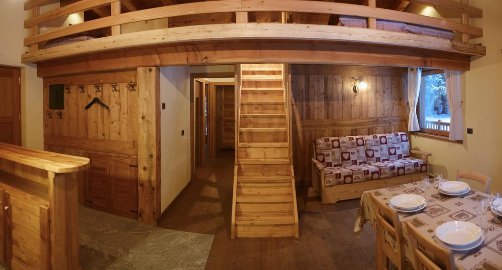 Le Nid De L'Aigle Hotel Champoluc Ruang foto