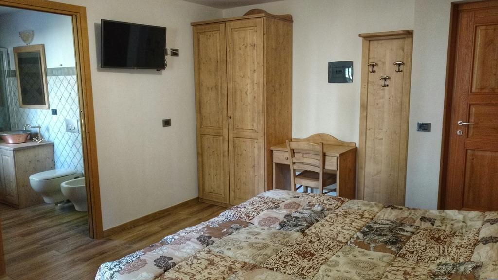Le Nid De L'Aigle Hotel Champoluc Ruang foto