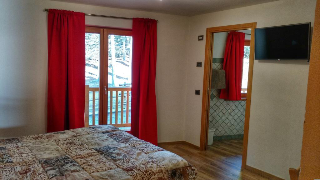 Le Nid De L'Aigle Hotel Champoluc Ruang foto