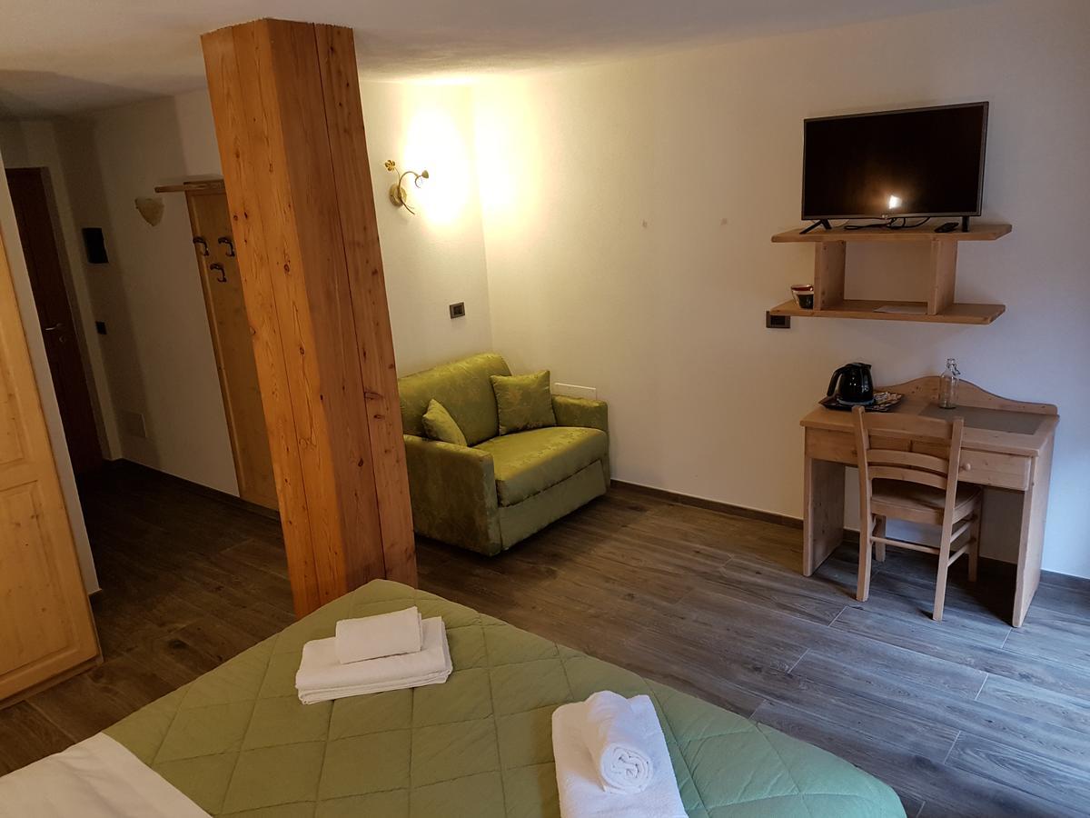 Le Nid De L'Aigle Hotel Champoluc Bagian luar foto