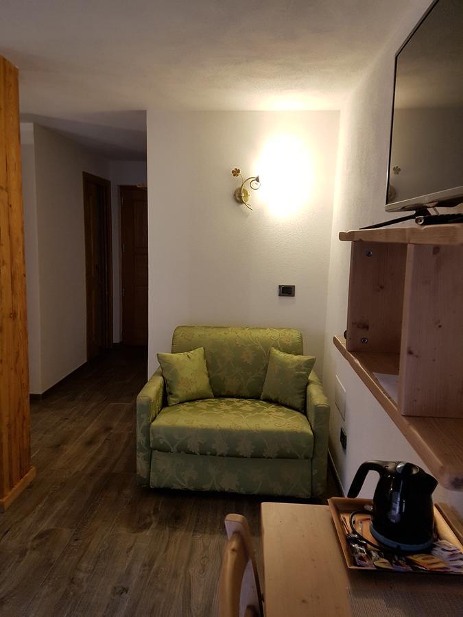Le Nid De L'Aigle Hotel Champoluc Bagian luar foto