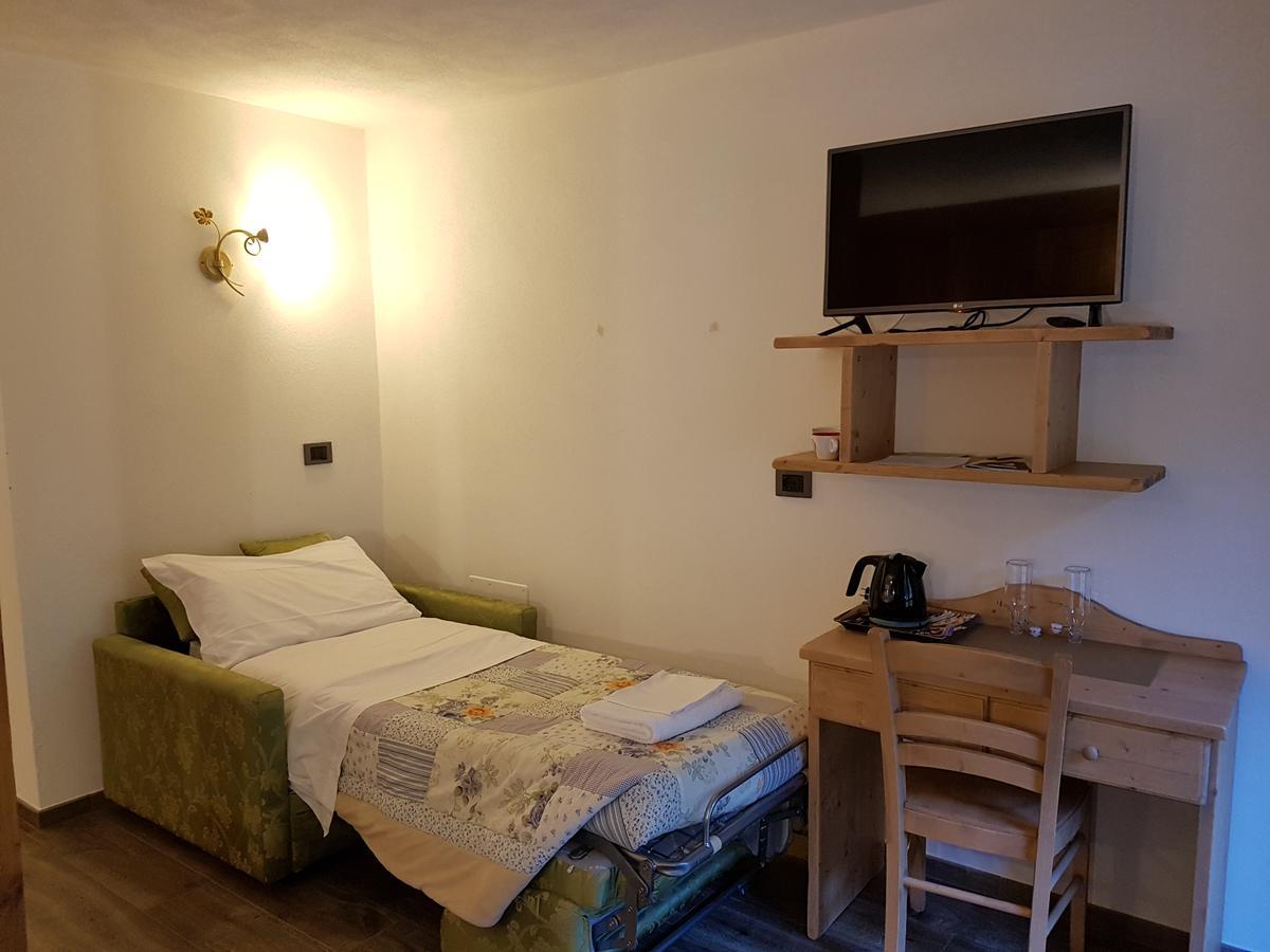 Le Nid De L'Aigle Hotel Champoluc Bagian luar foto