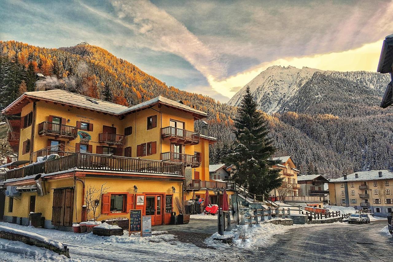 Le Nid De L'Aigle Hotel Champoluc Bagian luar foto