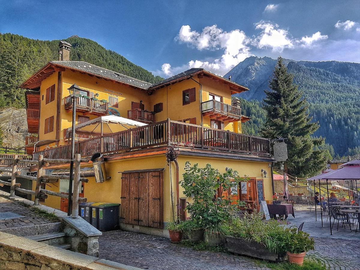 Le Nid De L'Aigle Hotel Champoluc Bagian luar foto